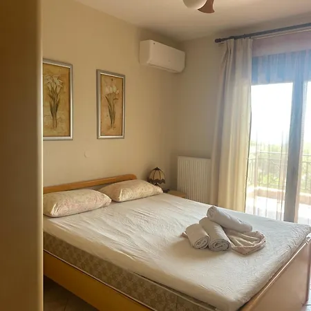 Holiday home The Olive House Nea Skioni